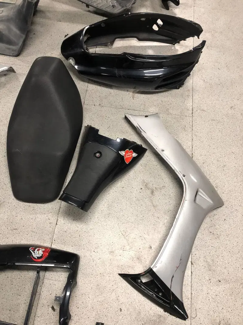 Pezzi in blocco Aprilia RS50 (12)
