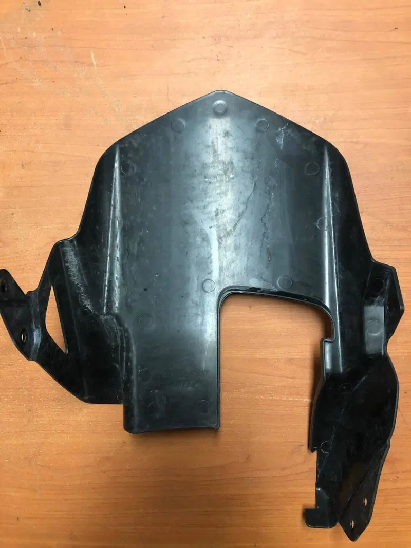 Supporto parafango posteriore Kawasaki z1000 (2)