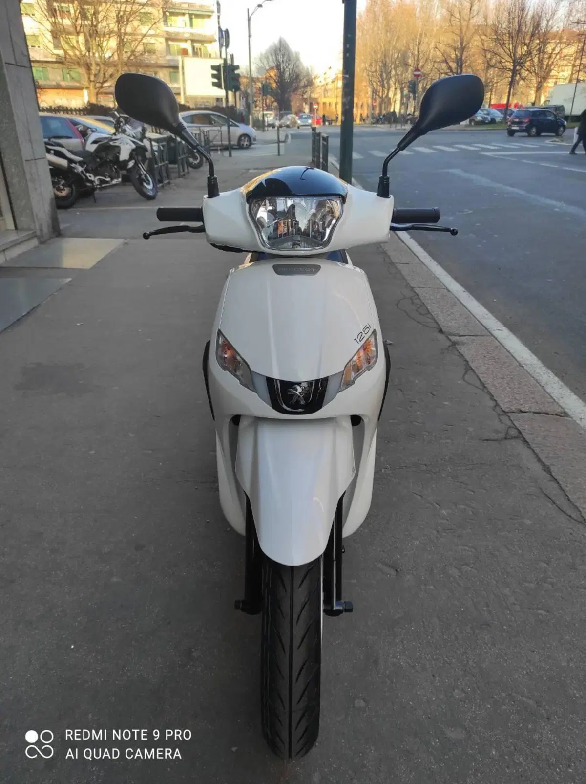 Peugeot Tweet 125i Active (2021 - 25) (6)