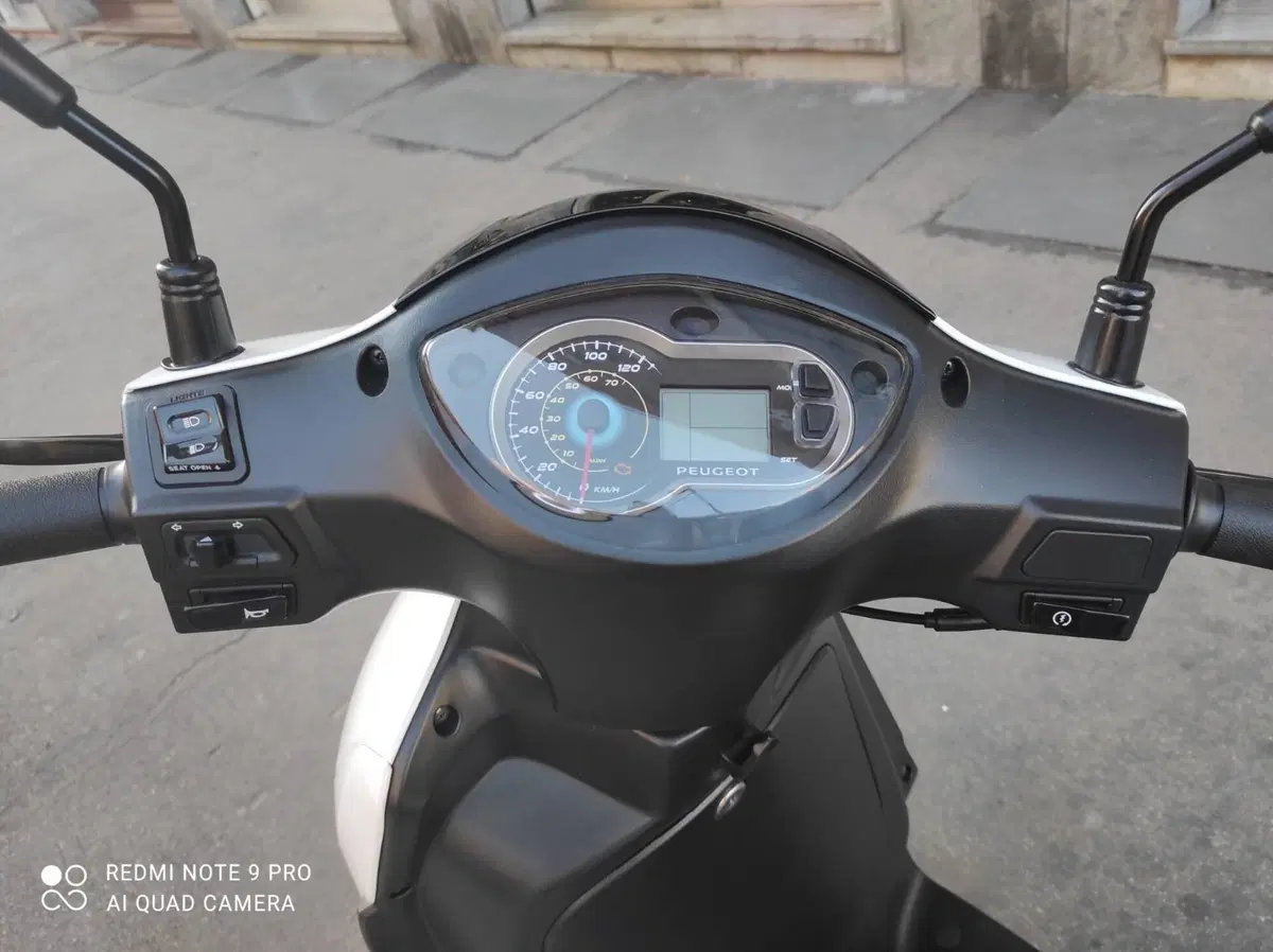 Peugeot Tweet 125i Active (2021 - 25) (7)