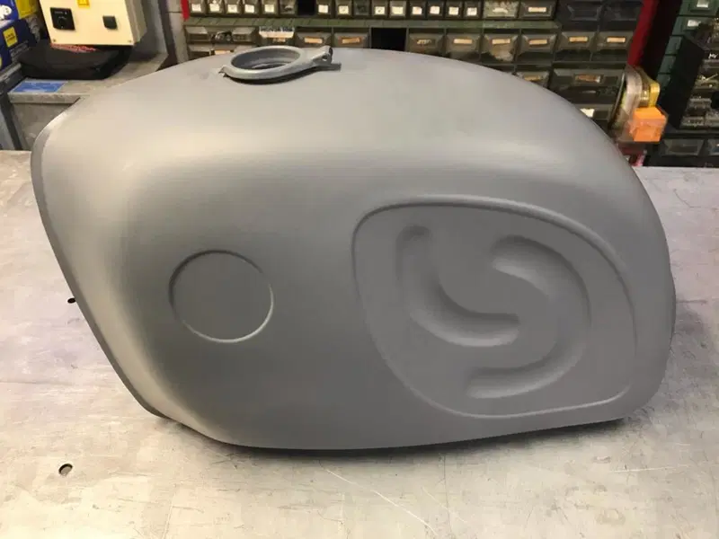 Serbatoio carburante nuovo BMW (2)