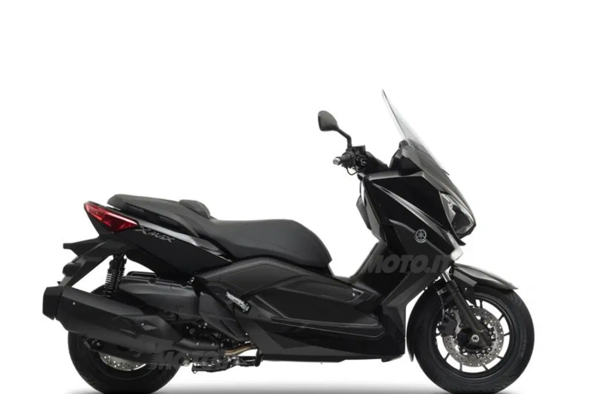 Yamaha X-MAX 400, potenza e compattezza (11)