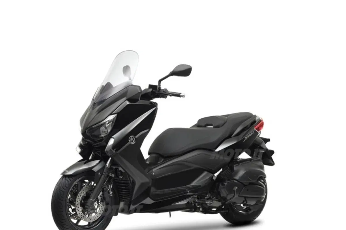 Yamaha X-MAX 400, potenza e compattezza (13)