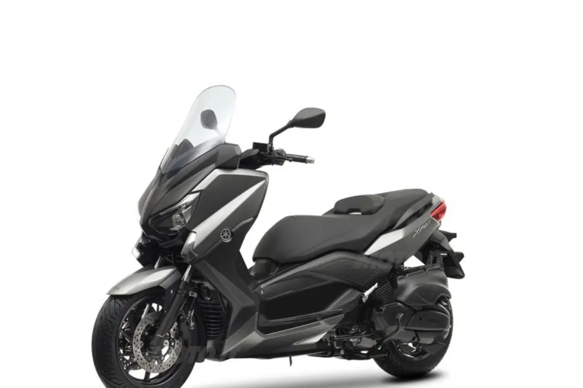 Yamaha X-MAX 400, potenza e compattezza (15)