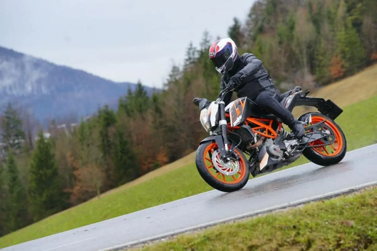 KTM Duke 390  (2)
