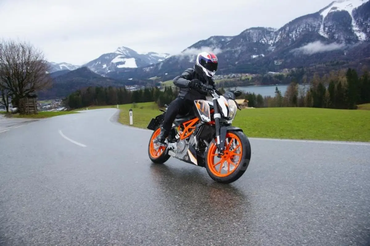 KTM Duke 390  (3)
