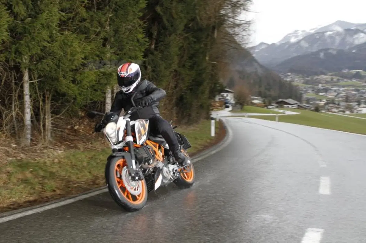KTM Duke 390  (5)