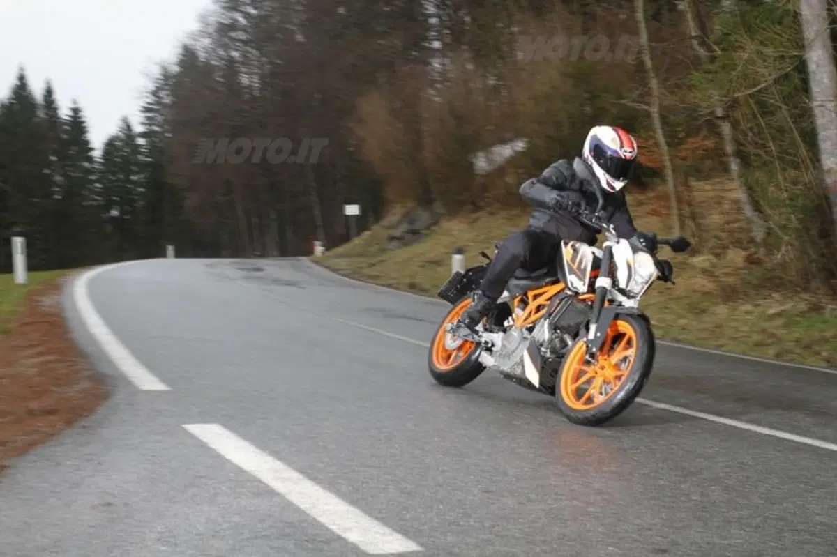 KTM Duke 390  (6)