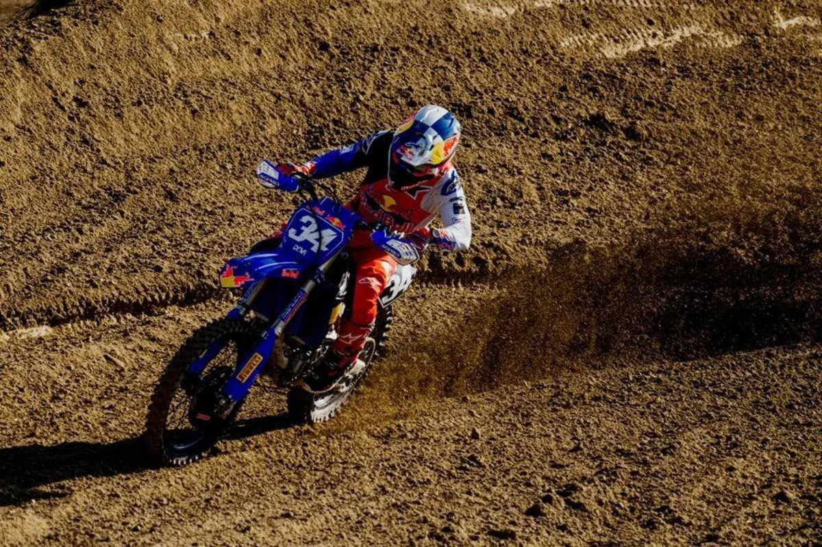 Andrea Dovizioso, dalla MotoGP al campionato regionale MX [VIDEO] (4)