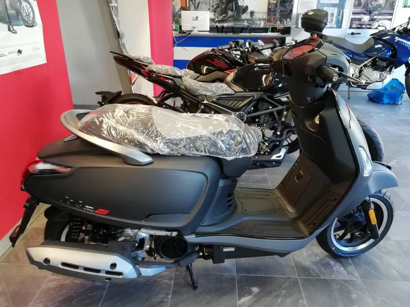 Kymco Like 125 (2021 - 26) (2)