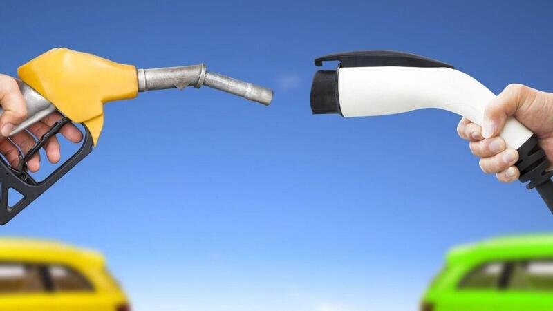 I veicoli a benzina consumano 3-400 volte pi&ugrave; materie prime di quelli elettrici