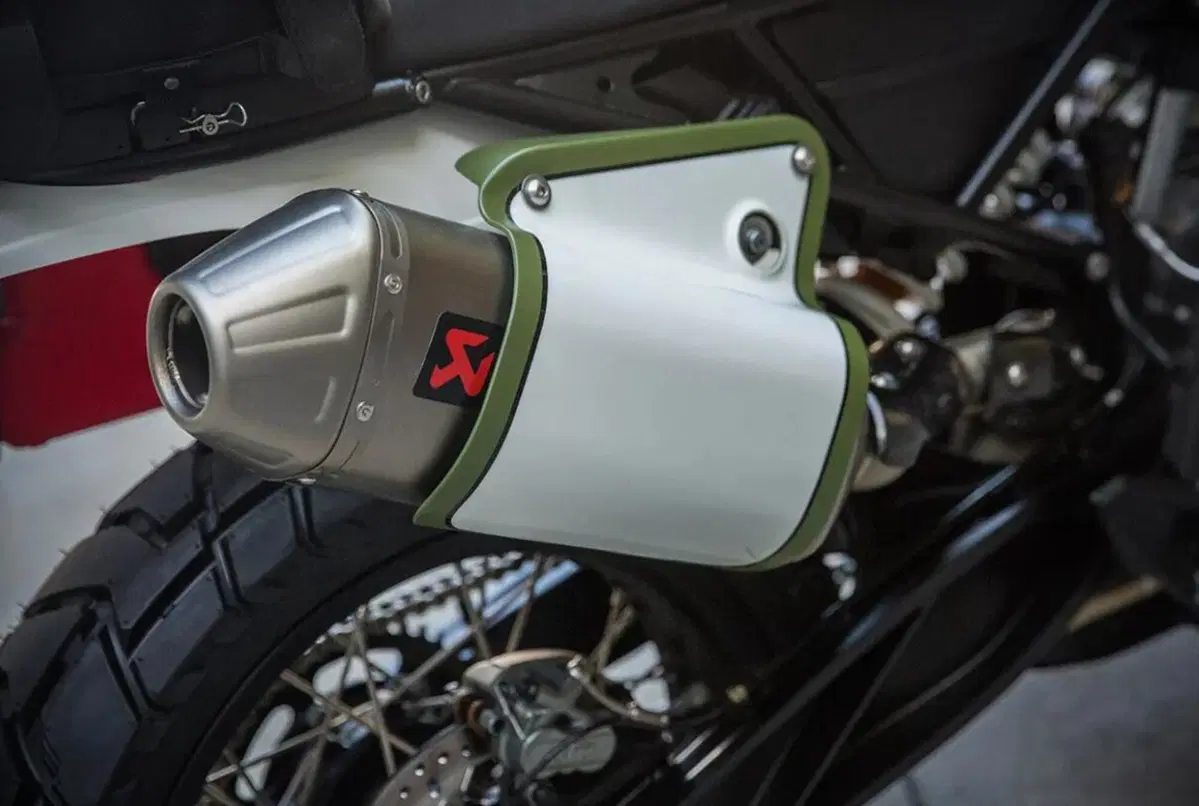 Urban Assault: la KTM Adventure 790 secondo Roland Sands Design (4)