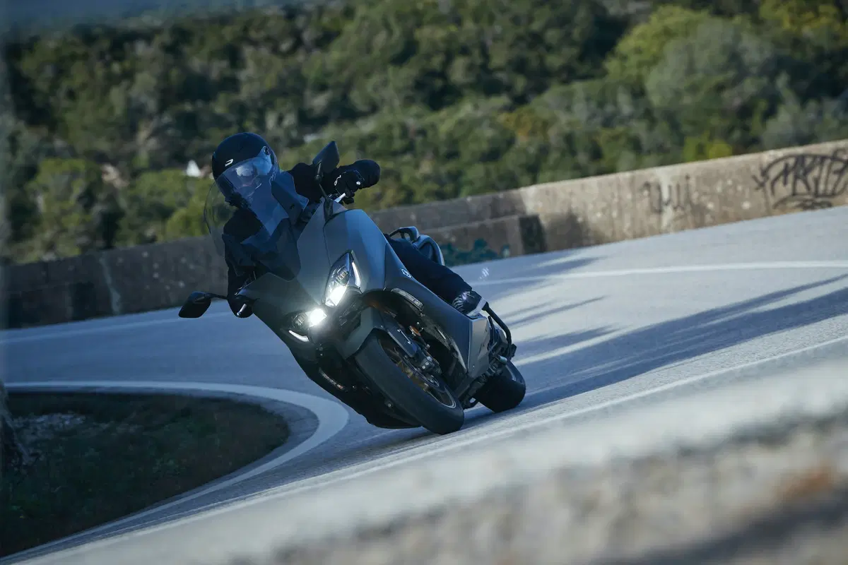 Nuovo Yamaha TMAX 560 e TECH MAX 2020. Settimo cielo (3)