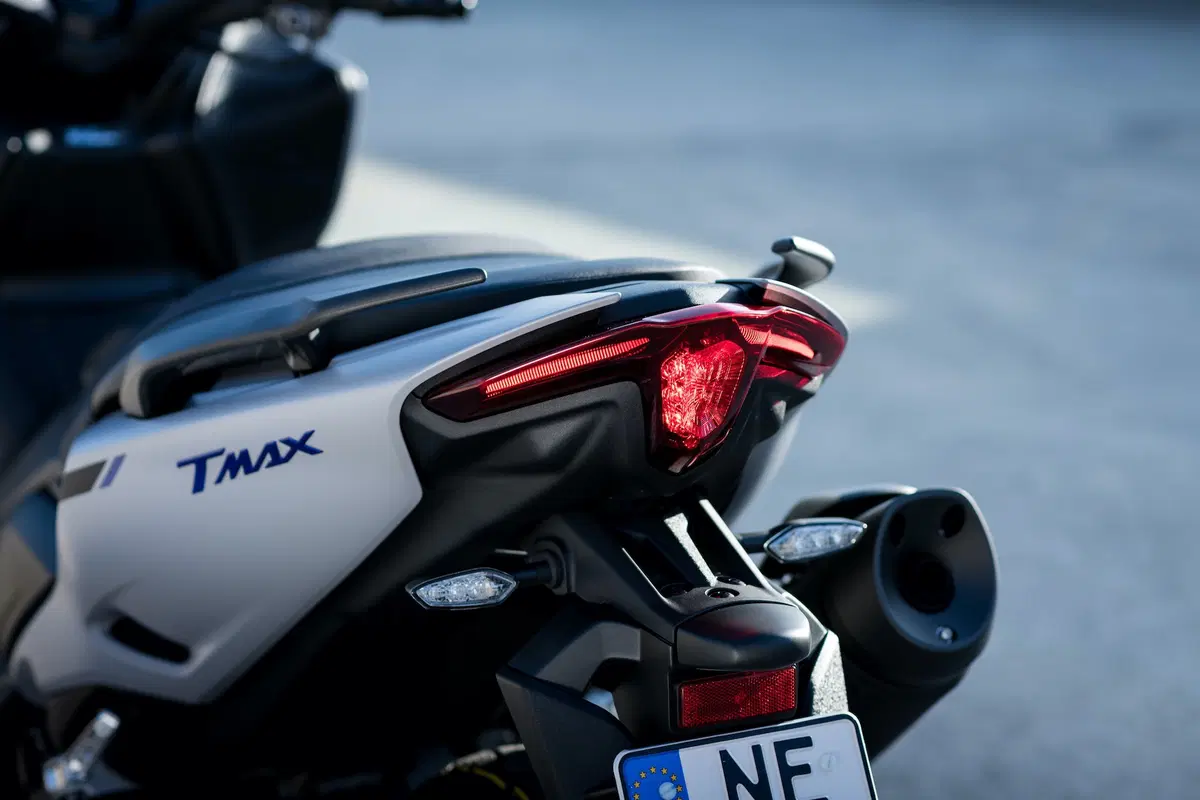 Nuovo Yamaha TMAX 560 e TECH MAX 2020. Settimo cielo (24)
