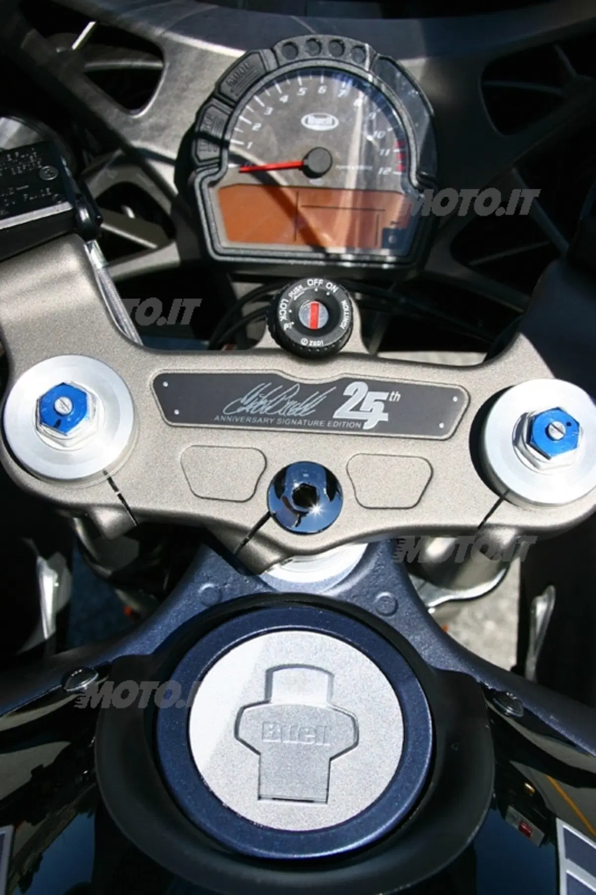 BUELL  1125 CR - 1125R (5)