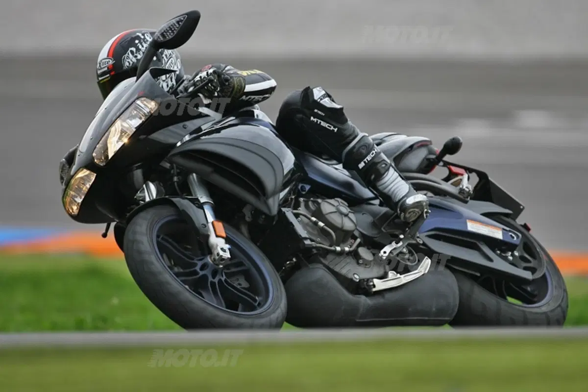 BUELL  1125 CR - 1125R (15)