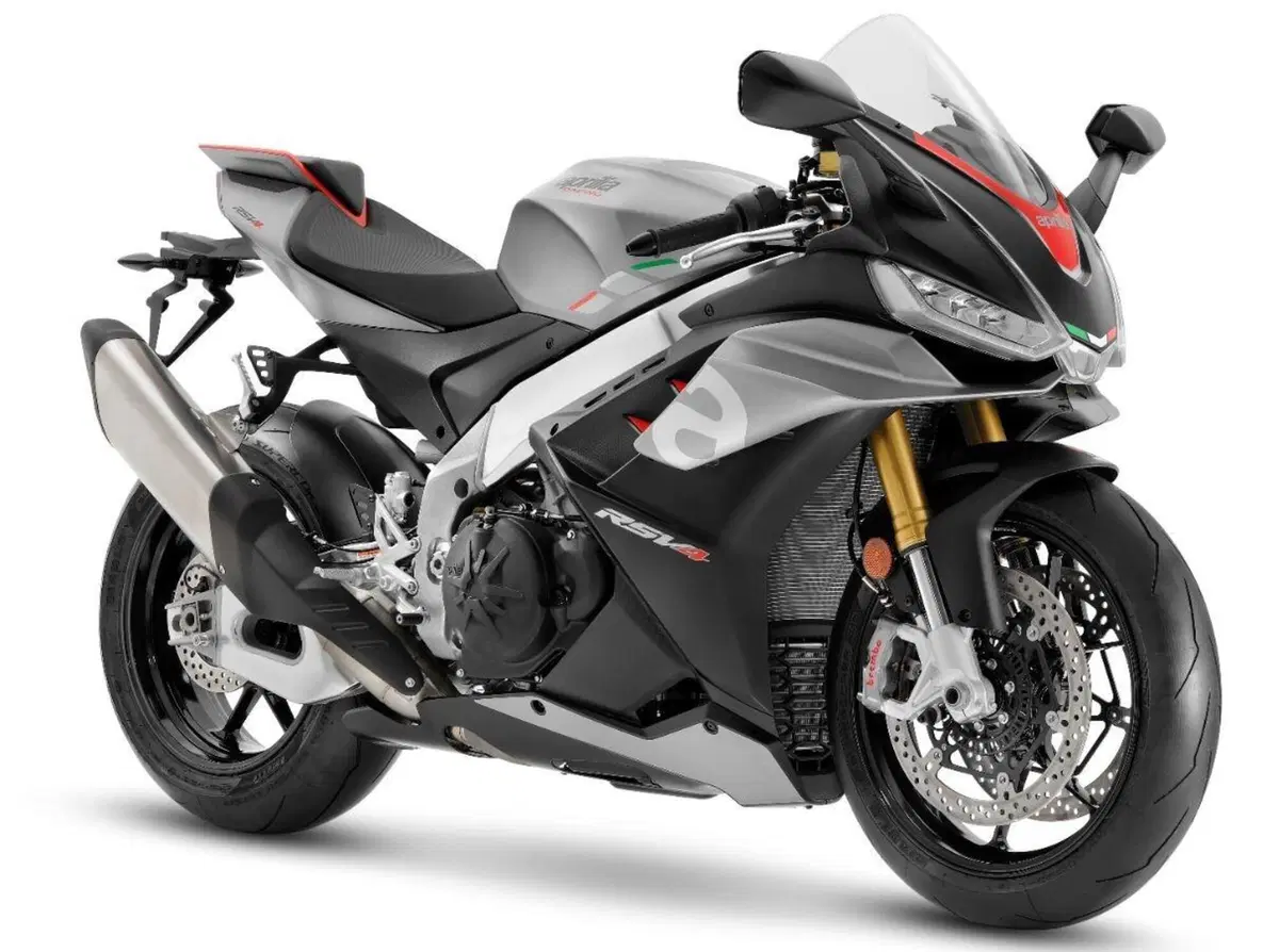 Aprilia RSV4 e RSV4 Factory 2021. Foto, prezzi e disponibilità (4)
