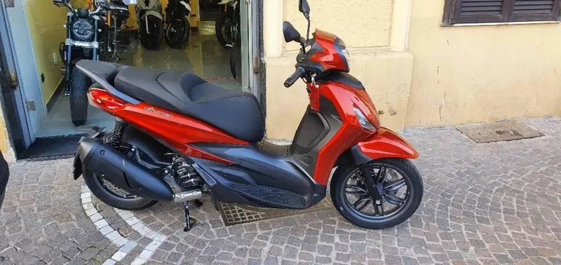 Piaggio Beverly 300 S ABS-ASR (2021 - 25) (2)
