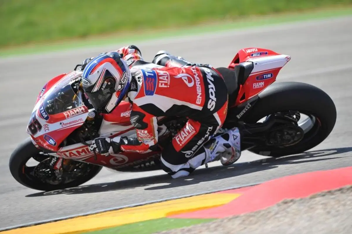 SBK. Test a Jerez per la Panigale di Checa e Badovini (3)