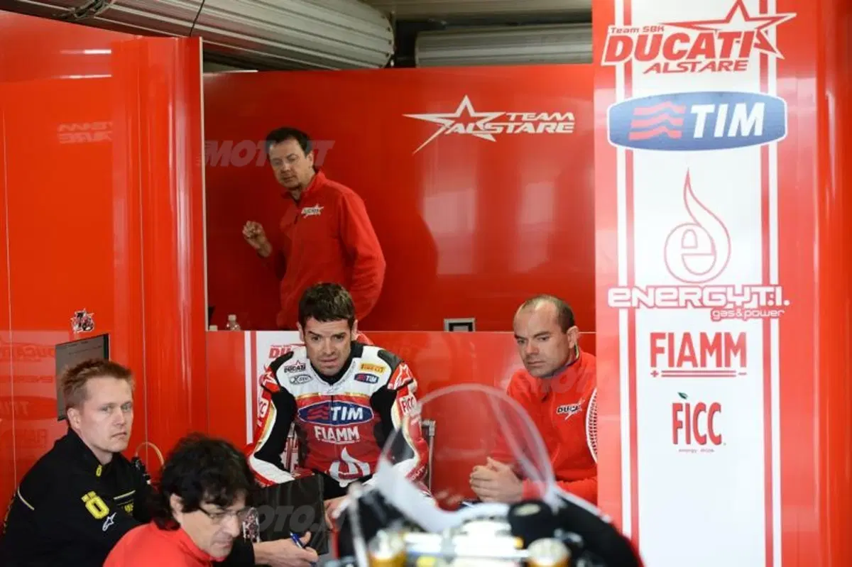 SBK. Test a Jerez per la Panigale di Checa e Badovini (6)