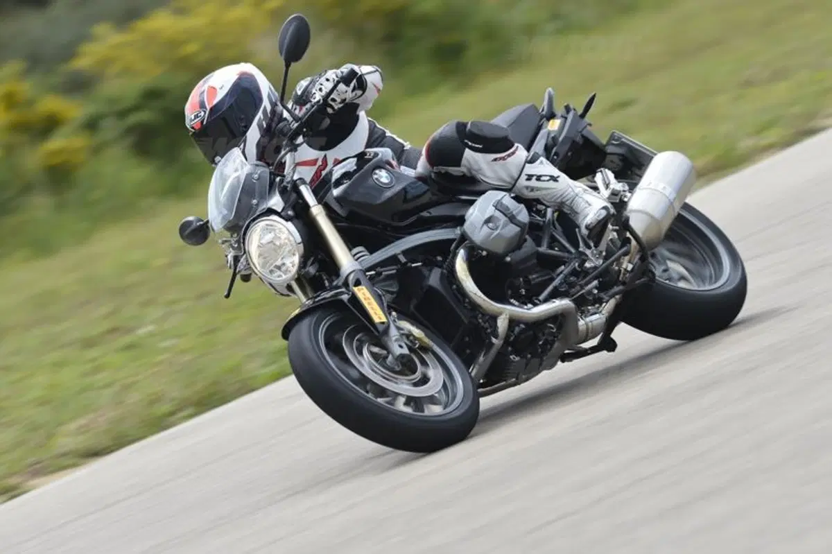 Pirelli Angel GT. Per turismo e per sport (5)