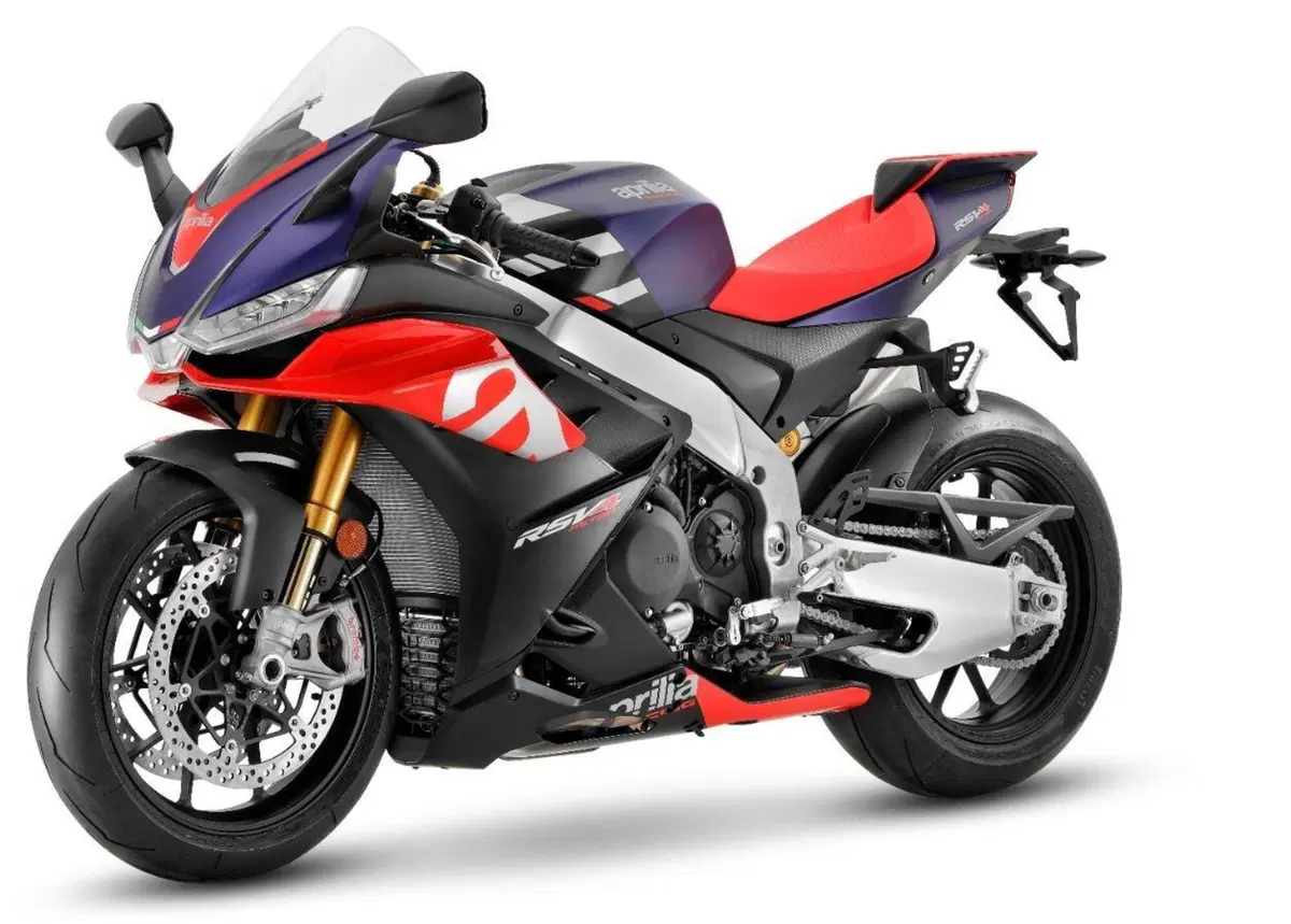 Aprilia RSV4 e RSV4 Factory 2021. Foto, prezzi e disponibilità (2)