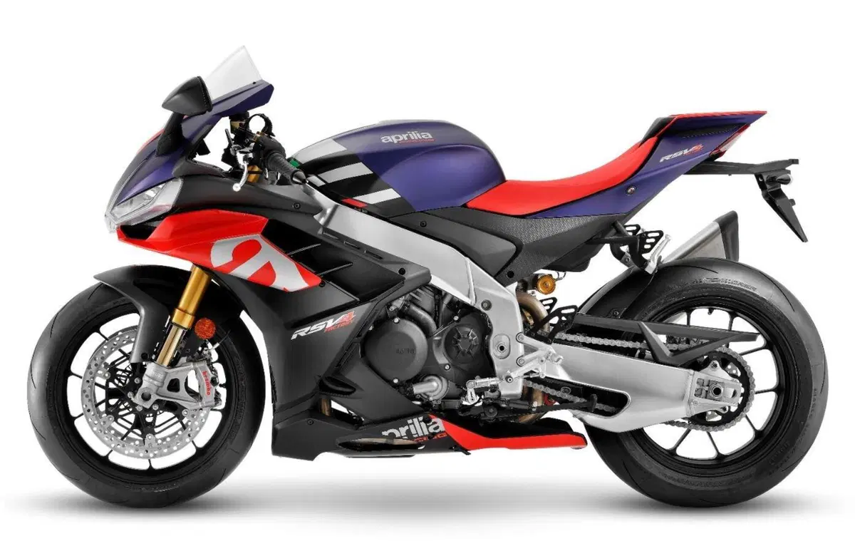 Aprilia RSV4 e RSV4 Factory 2021. Foto, prezzi e disponibilità (3)