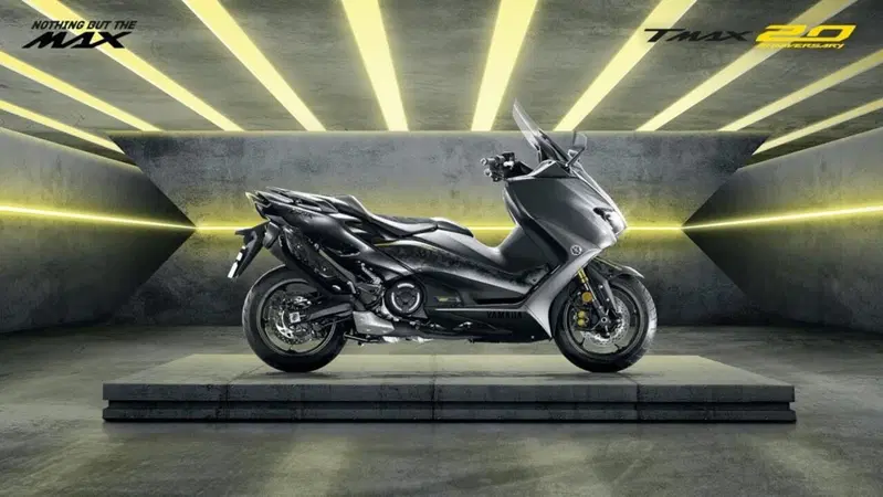 Yamaha TMAX 20th anniversary: ecco l'edizione speciale