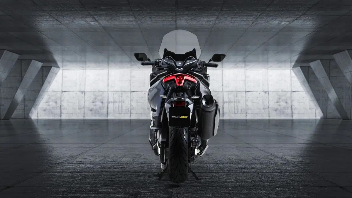 Yamaha TMAX 20th anniversary: ecco l'edizione speciale (10)