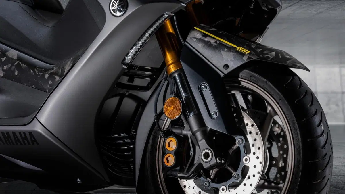 Yamaha TMAX 20th anniversary: ecco l'edizione speciale (11)