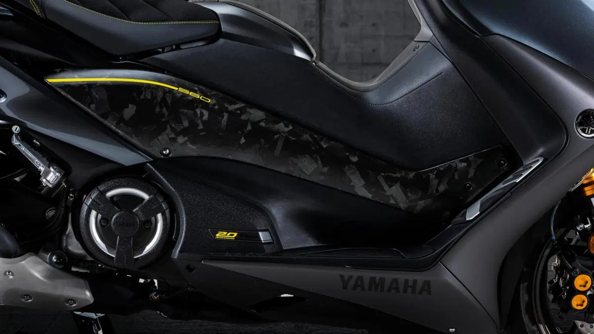 Yamaha T-Max 560 T-Max 560 20° anniversario (2021) (4)