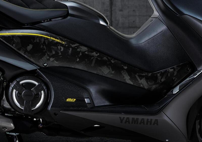 Yamaha T-Max 560 T-Max 560 20° anniversario (2021) (4)
