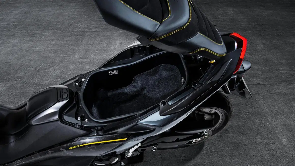 Yamaha T-Max 560 T-Max 560 20° anniversario (2021) (12)