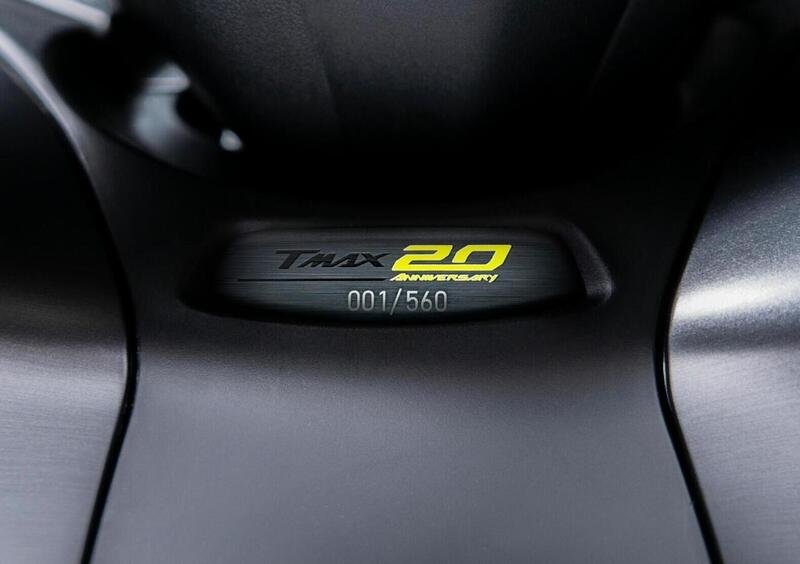 Yamaha T-Max 560 T-Max 560 20° anniversario (2021) (16)