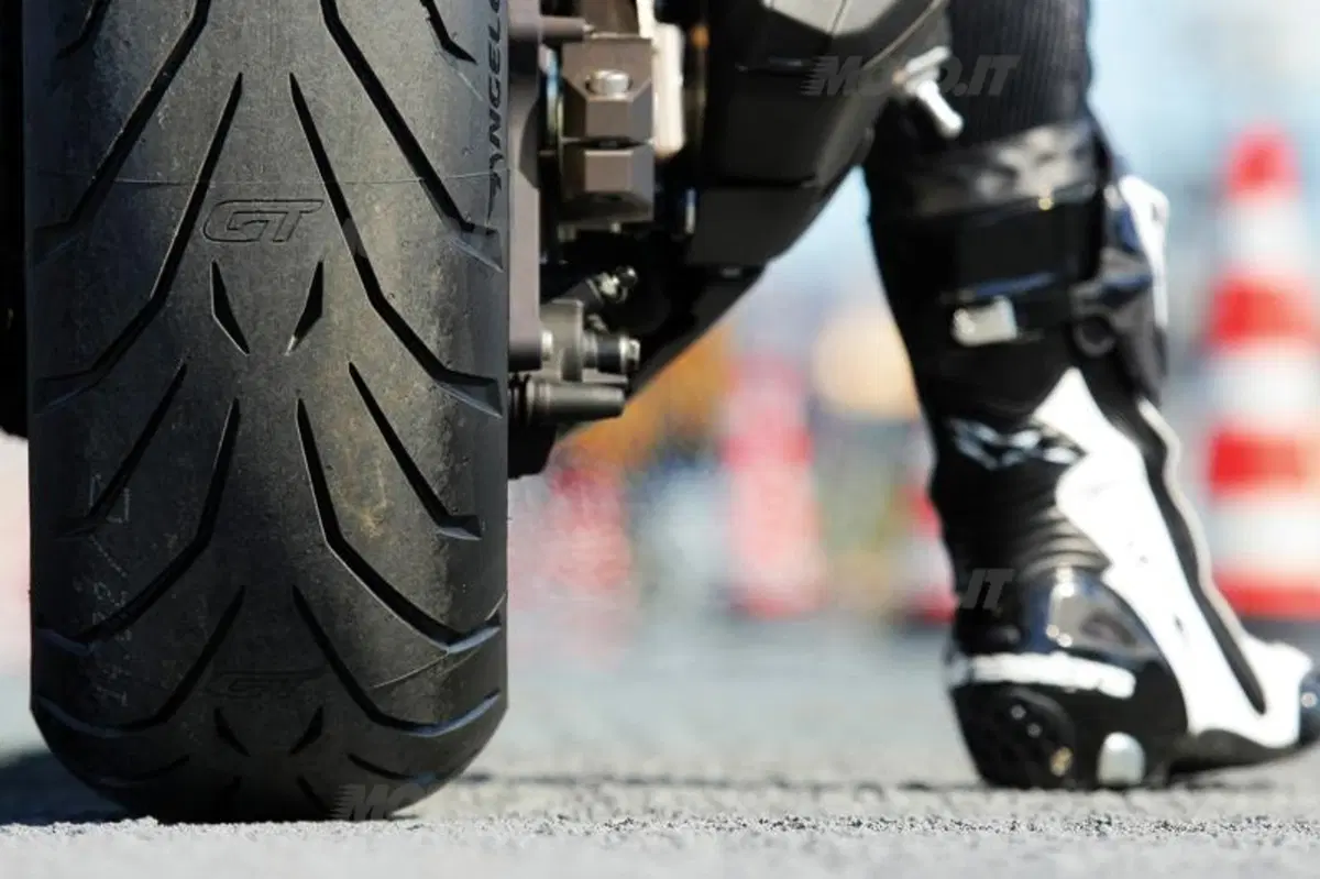 Pirelli Angel GT. Per turismo e per sport (21)