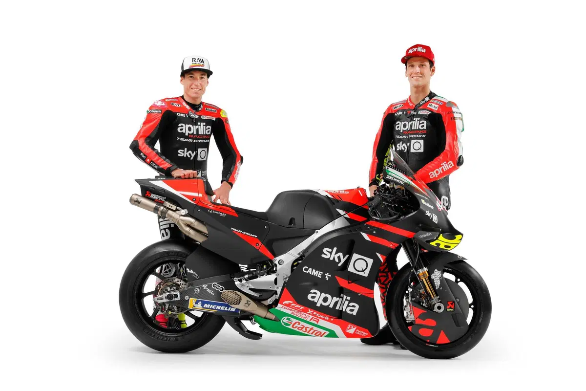 MotoGP. Aprilia Racing Team Gresini svela la RS-GP 2021 di Espargaro e Savadori (2)