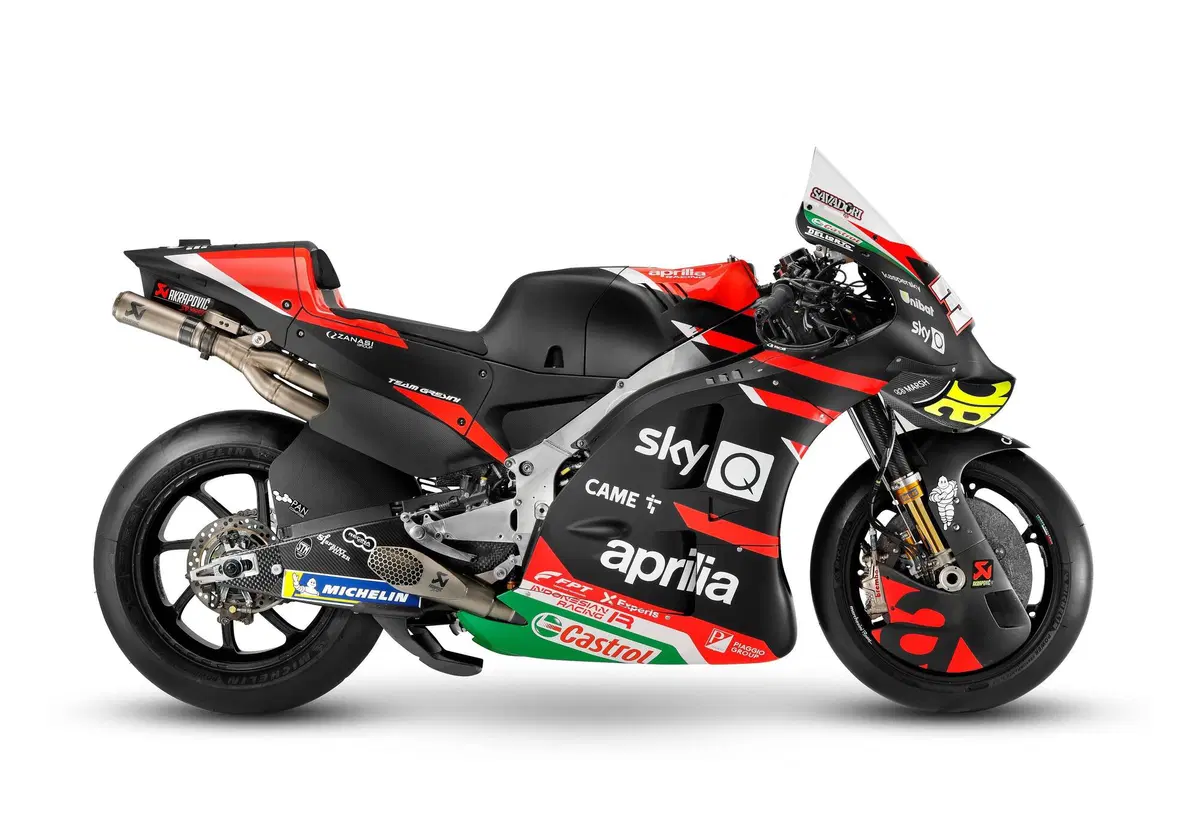 MotoGP. Aprilia Racing Team Gresini svela la RS-GP 2021 di Espargaro e Savadori (7)