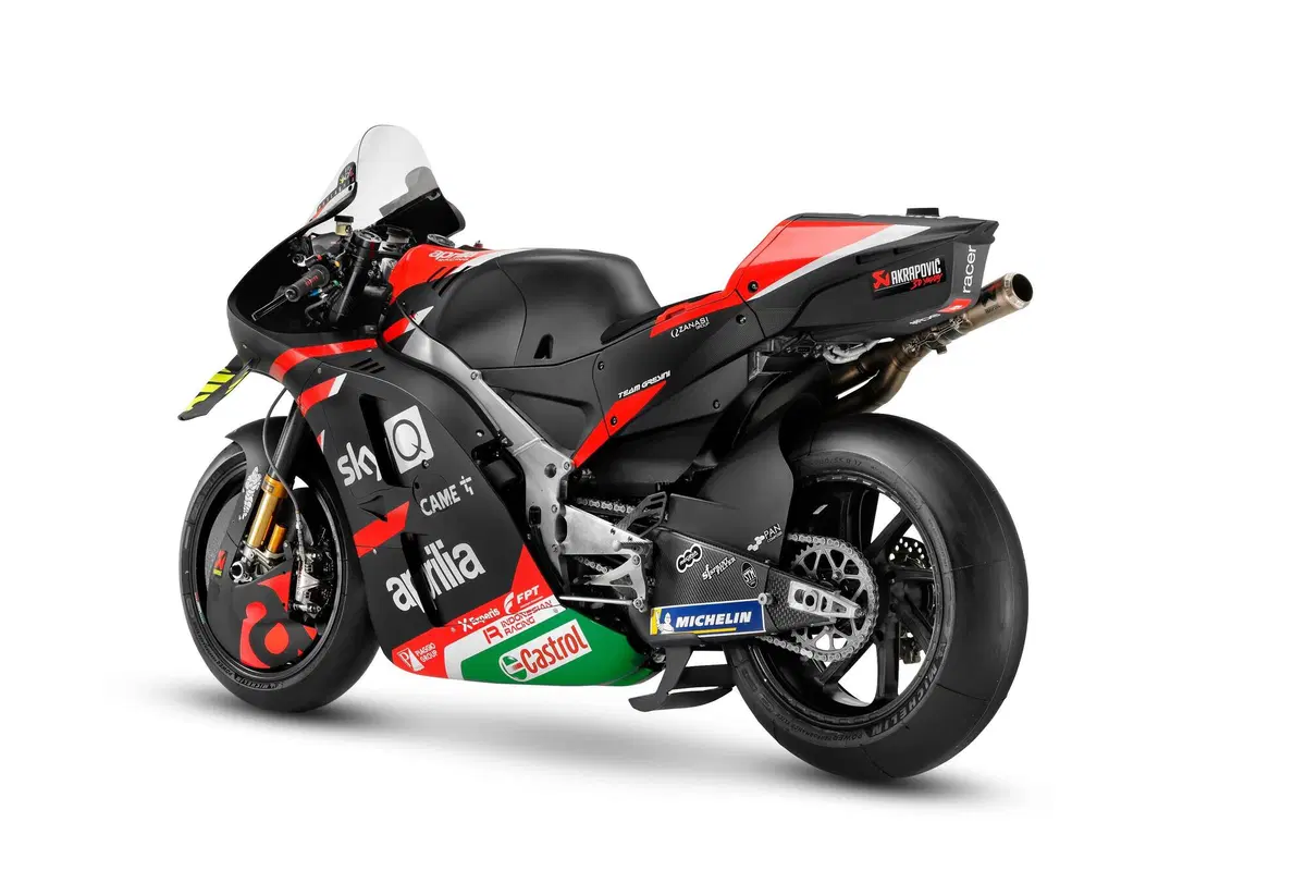 MotoGP. Aprilia Racing Team Gresini svela la RS-GP 2021 di Espargaro e Savadori (6)