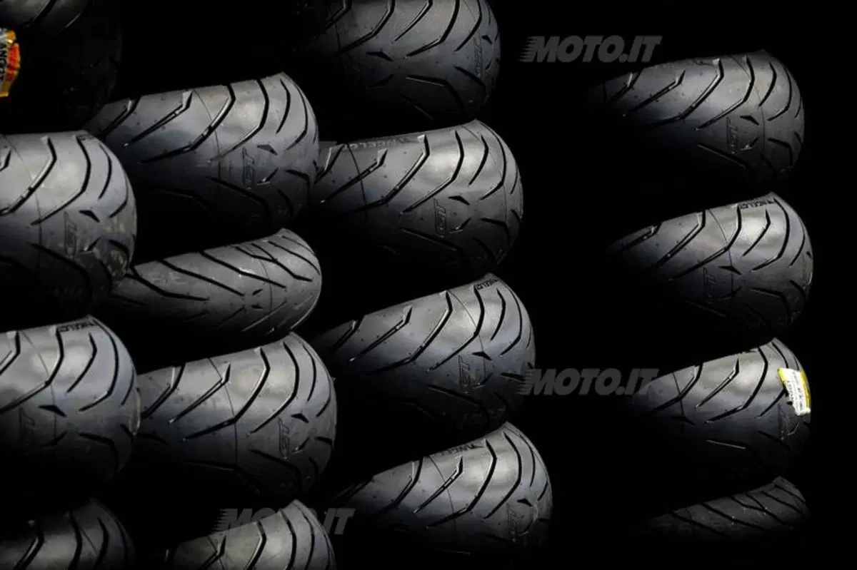 Pirelli Angel GT. Per turismo e per sport (22)