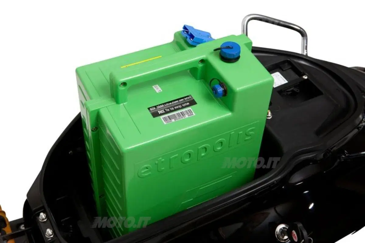 Etropolis Retrò Lithium, lo scooter a emissioni zero (9)