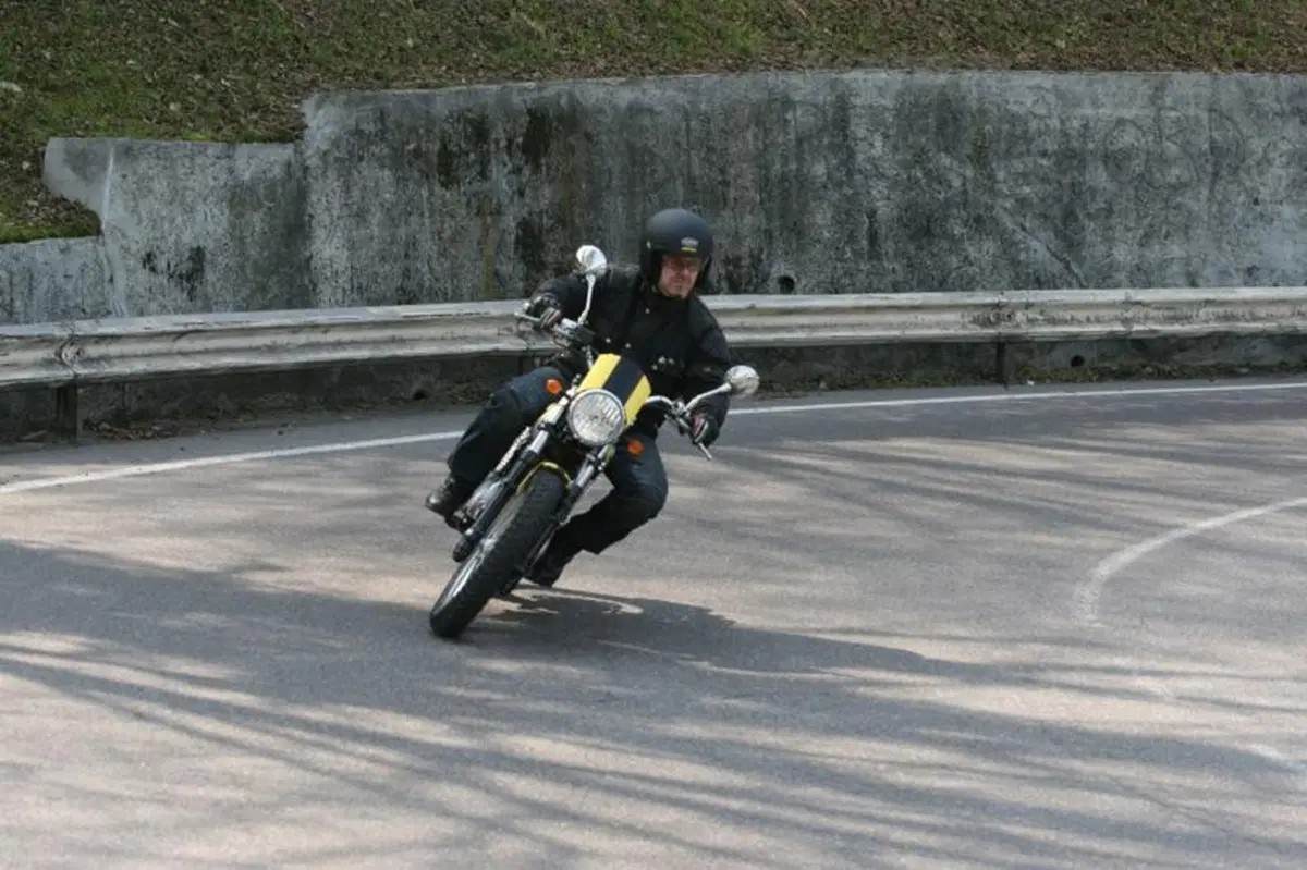 Borile B450 Scrambler (2)