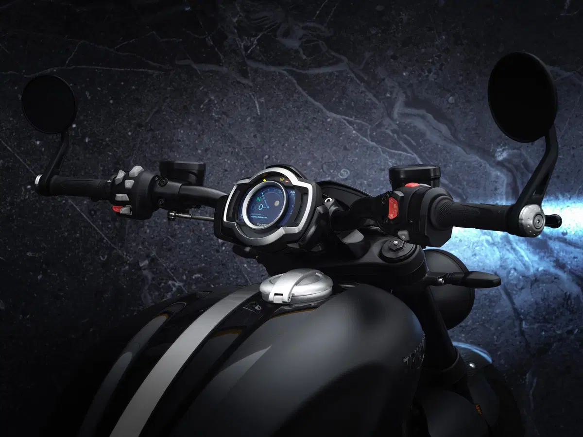 Triumph Rocket 3R Black (15)