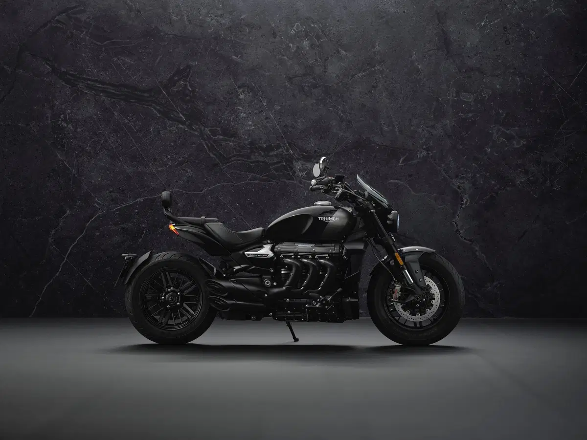 Triumph Rocket 3GT Triple black (3)