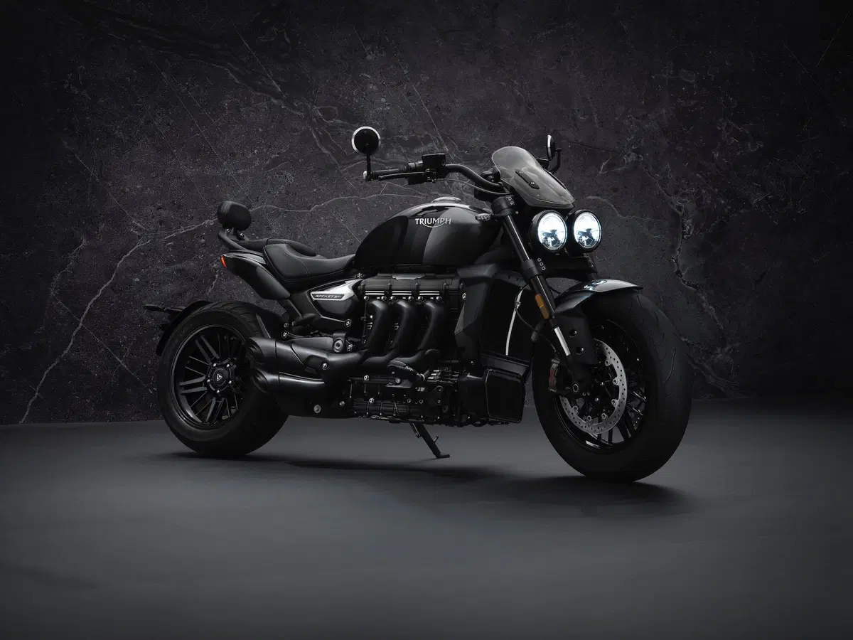 Triumph Rocket 3GT Triple black (4)