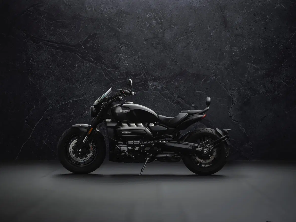 Triumph Rocket 3GT Triple black (6)