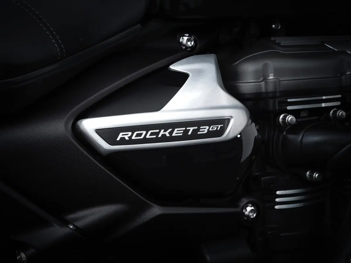 Triumph Rocket 3GT Triple black (9)