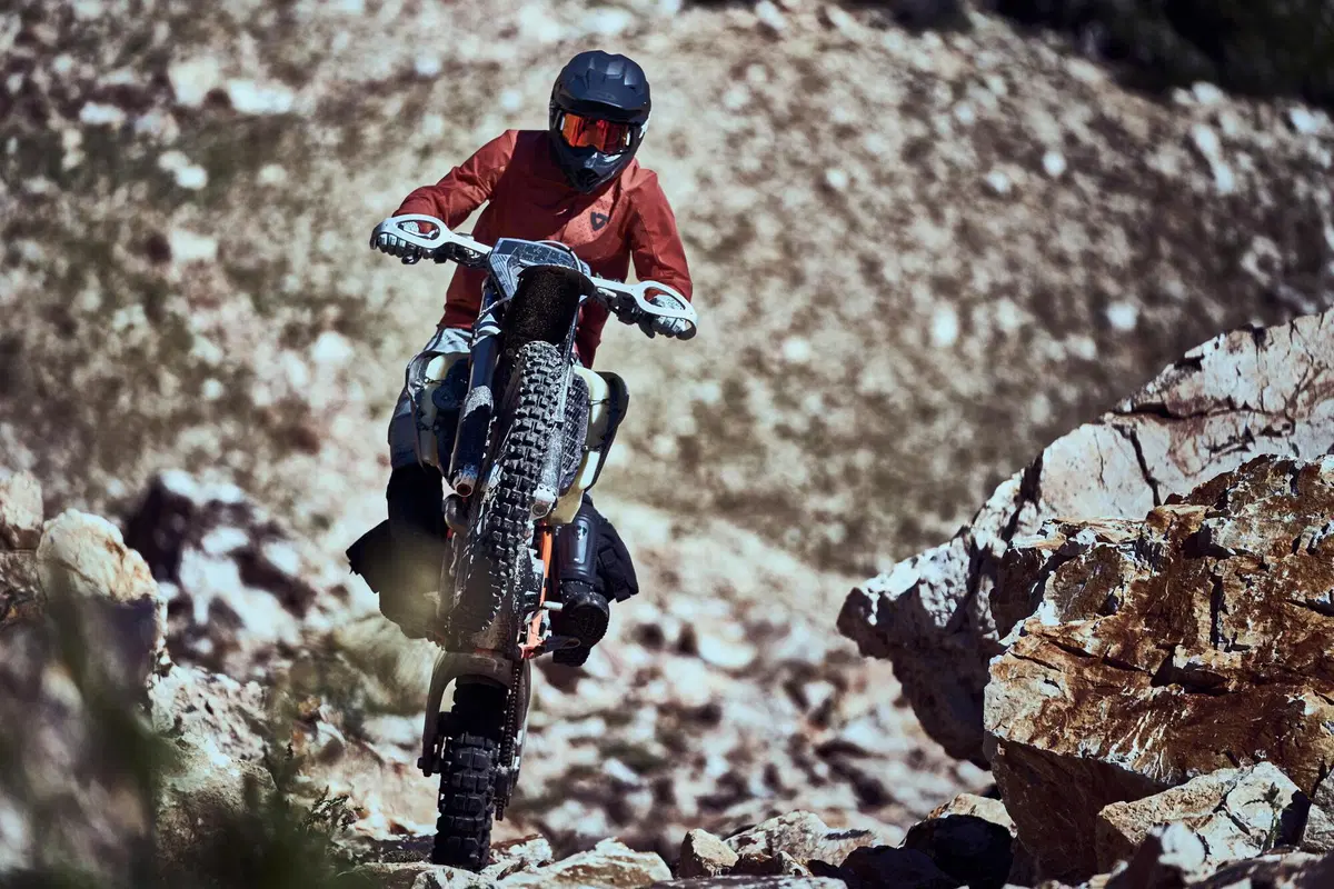 REV'IT! presenta la collezione off-road DIRT Series Collection (2)