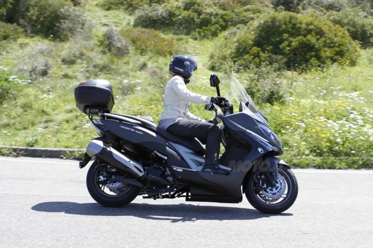 Kymco Xciting 400i e K-XCT 300i  (7)