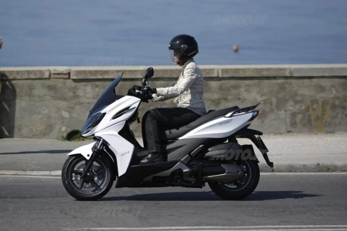 Kymco Xciting 400i e K-XCT 300i  (9)