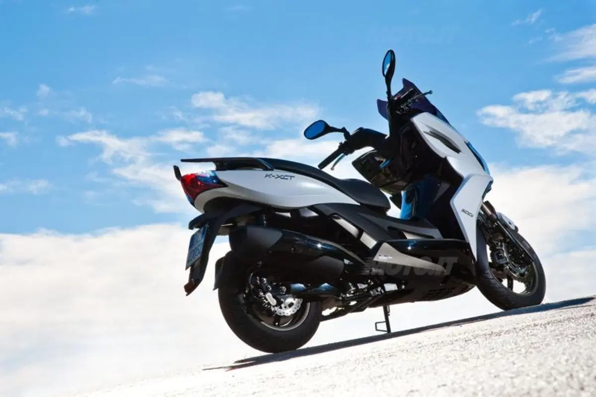Kymco Xciting 400i e K-XCT 300i  (14)
